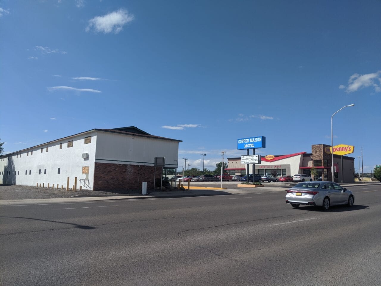 A view of Copper Manor Motel from across the street.